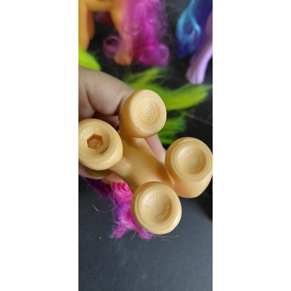 Hasbro mix of vintage & modern My Little Pony brushable figures Collectible Toys